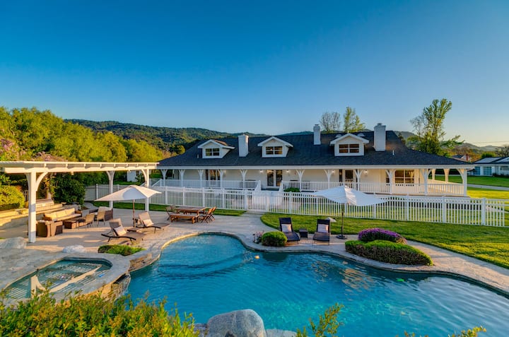 Ojais Modern Luxury Farmhouse Retreat On 10acres -Yoga Studio -Hosts 16+ - Ojai, CA