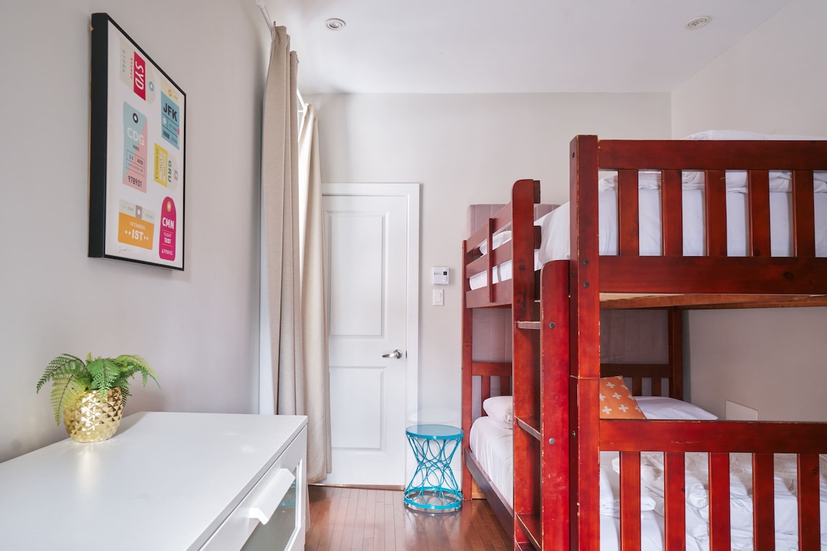 Spavaća soba 4: krevet na kat (bračni krevet s madracima od memorijske pjene)