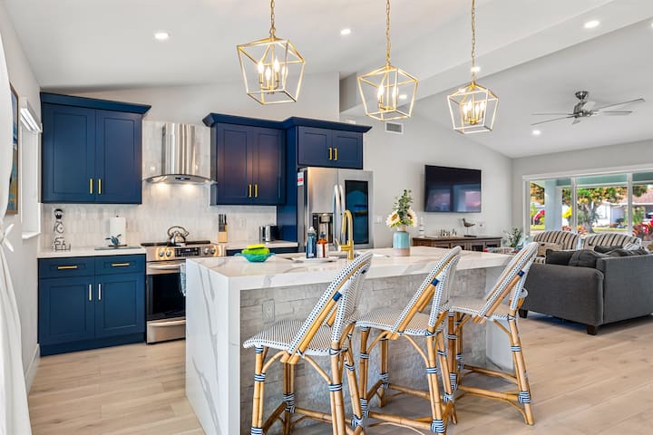 Near Beach/kayaks/HtdPool/Tiki/BBQ/Gameroom gallery image 3