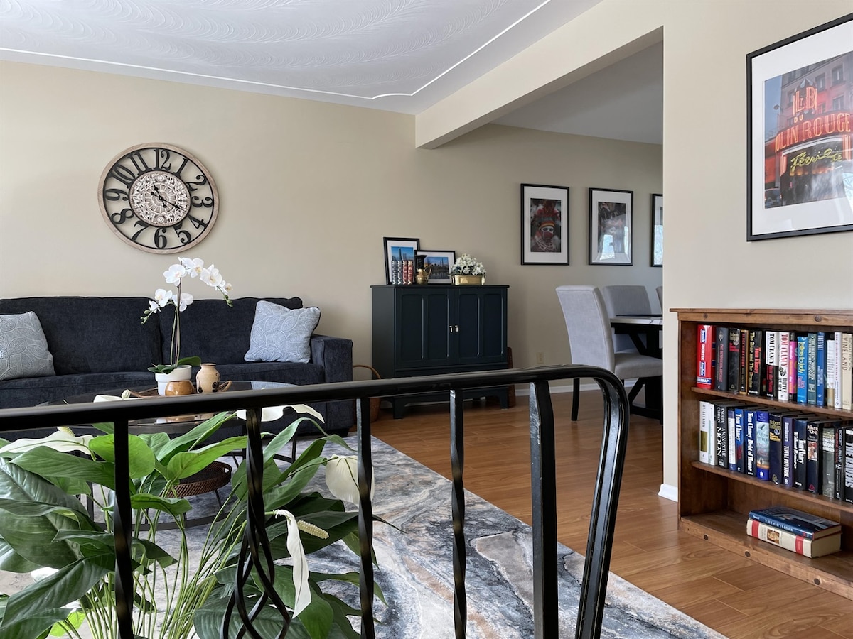 Hammer Haus III Sleeps 8 Near UW Waterloo Houses for Rent in