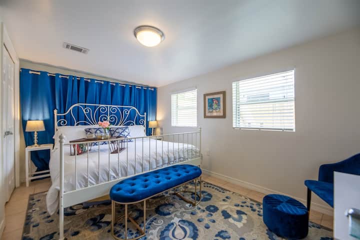 Კომფორტული საწოლი 193 × 203 სმ.