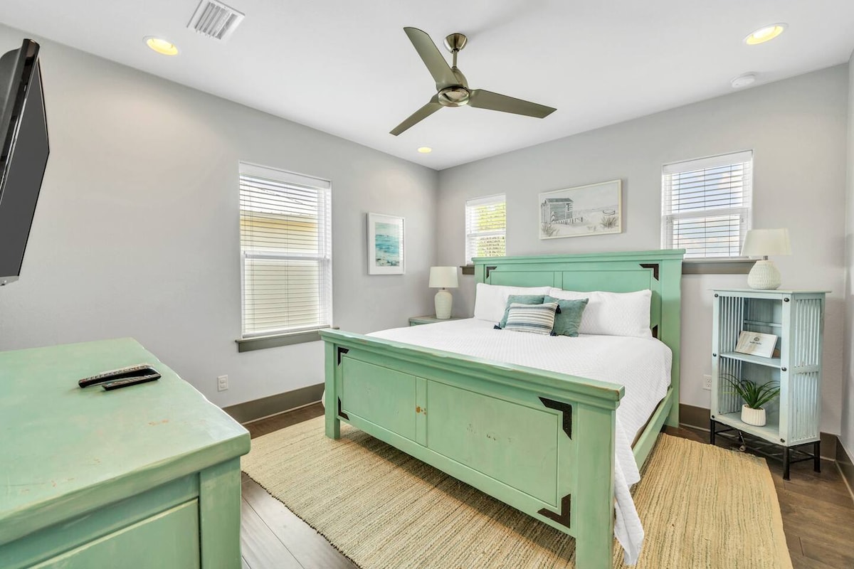 2nd King-size master w/own bathroom