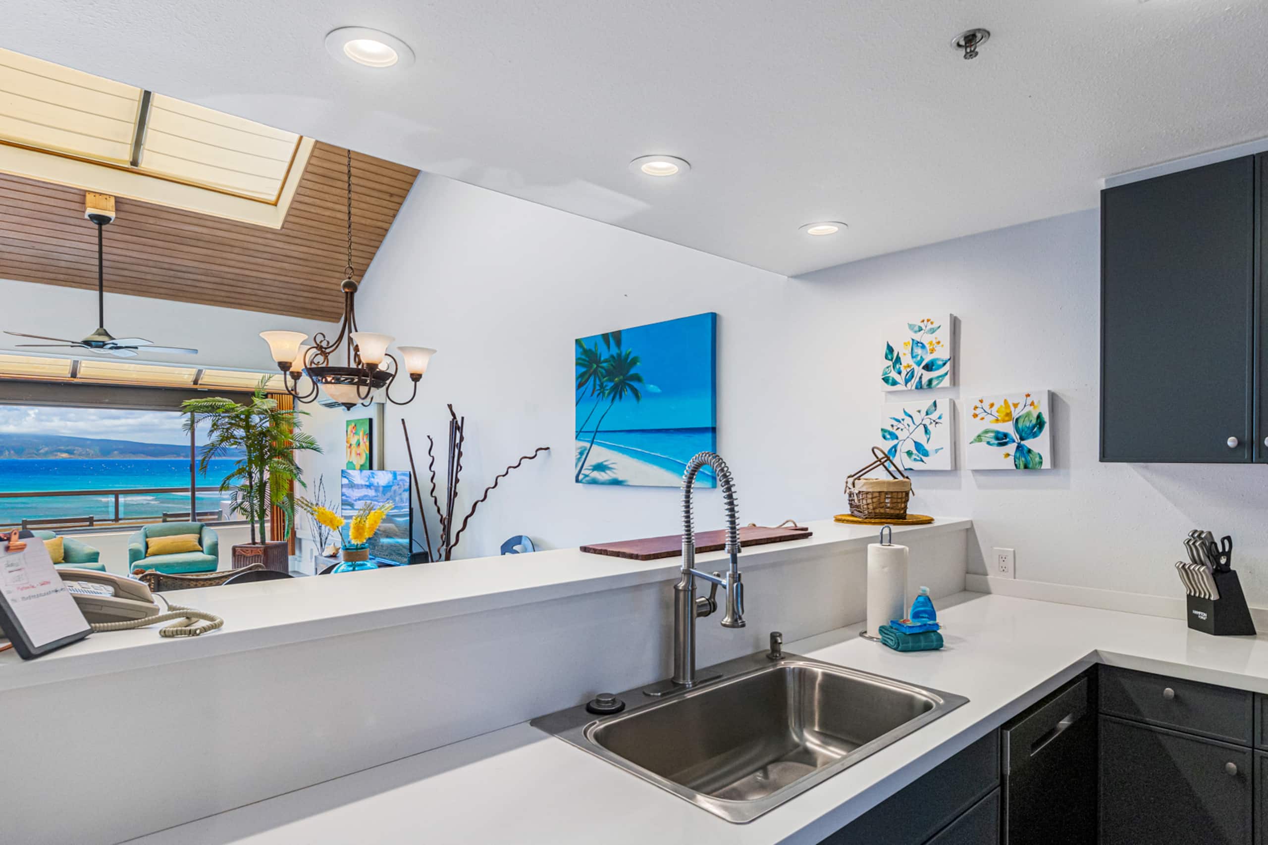 Condo in Lahaina · ★4.67 · 3 bedrooms · 6 beds · 3 shared baths - Image 21