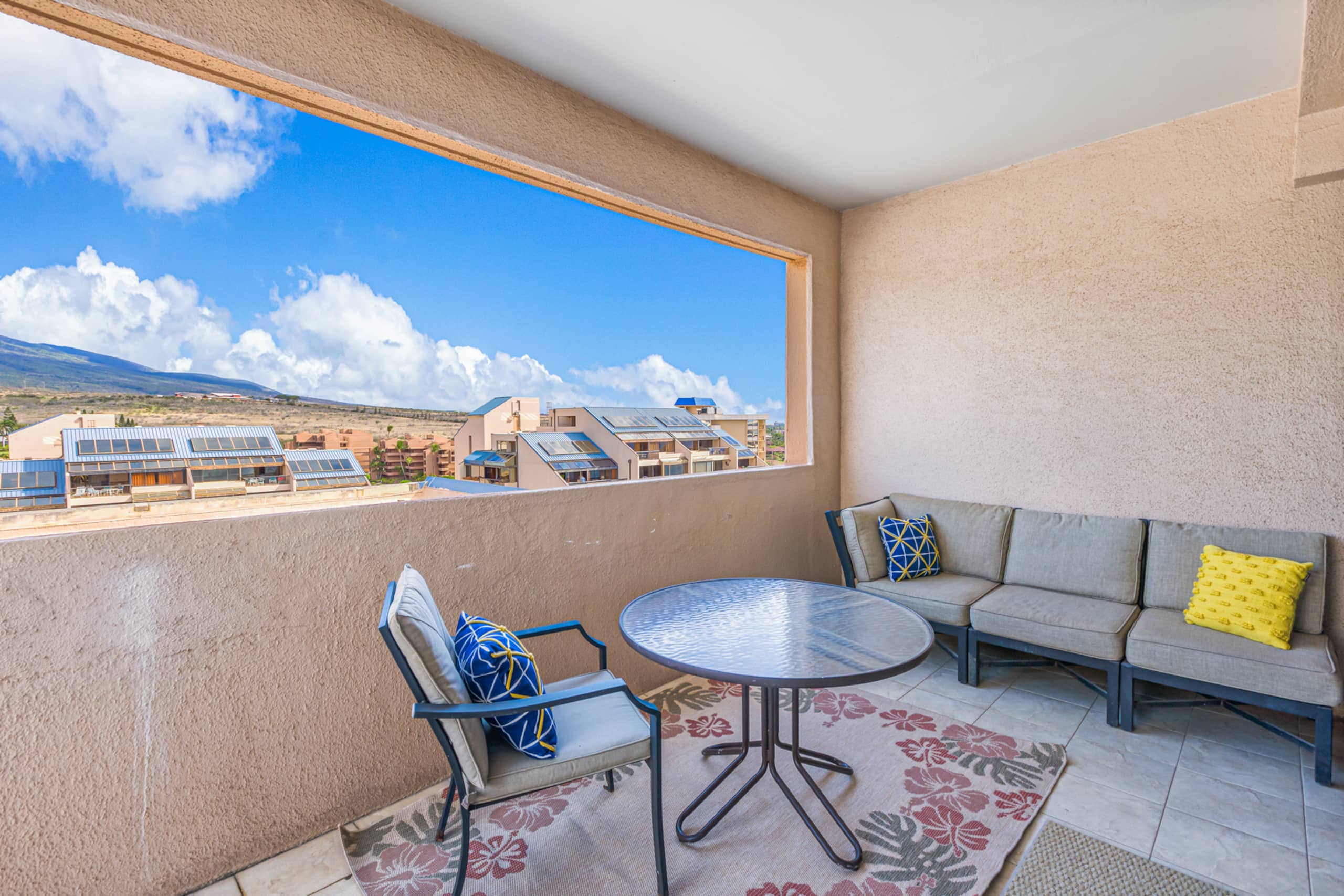 Condo in Lahaina · ★4.67 · 3 bedrooms · 6 beds · 3 shared baths - Image 3