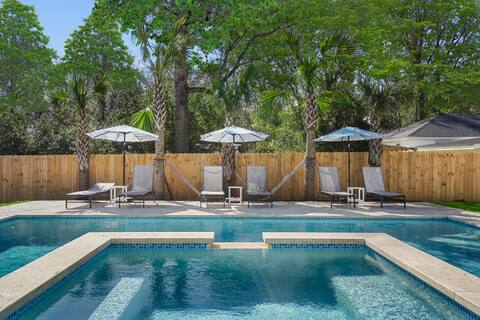 Stunning Poolside Retreat Charleston 2 King Suites