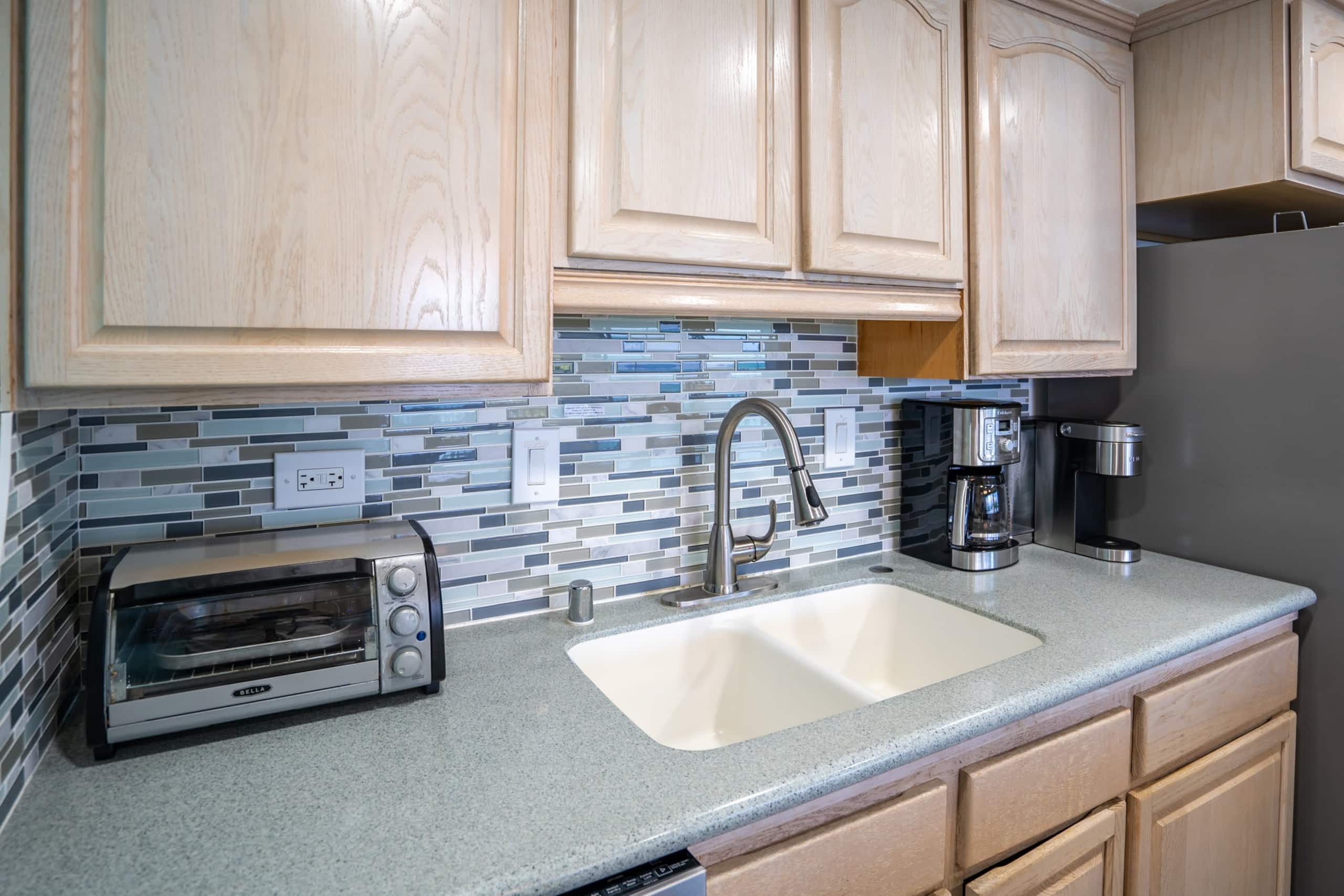 Condo in Lahaina · ★4.79 · 1 bedroom · 2 beds · 1 shared bath - Image 18