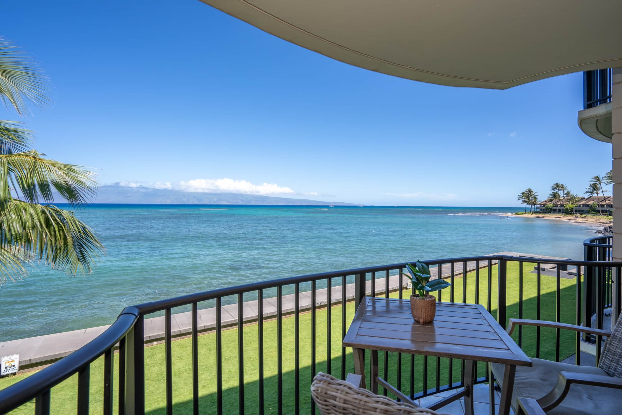 Condo in Lahaina · ★4.79 · 1 bedroom · 2 beds · 1 shared bath - Image 6