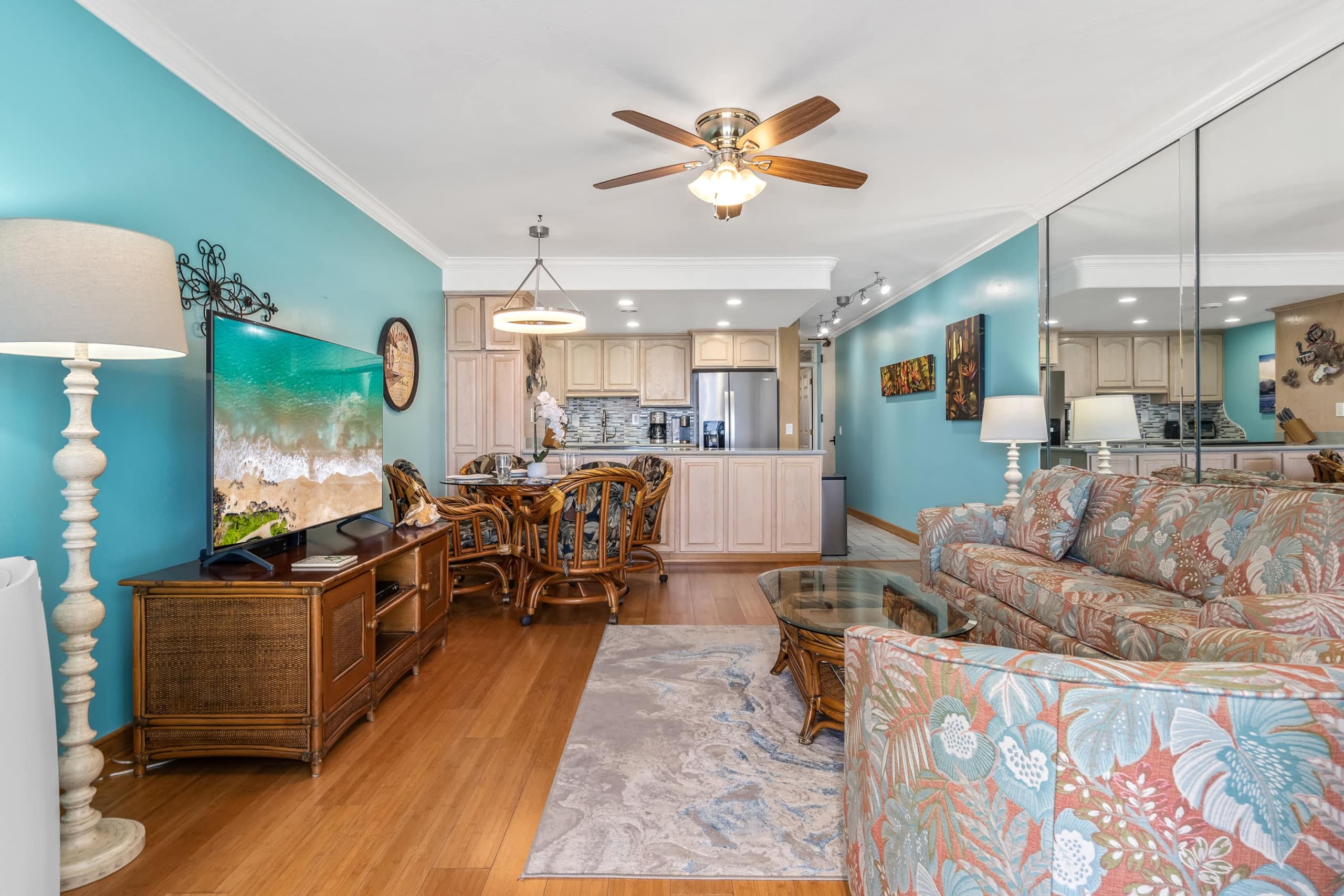 Condo in Lahaina · ★4.79 · 1 bedroom · 2 beds · 1 shared bath - Image 11