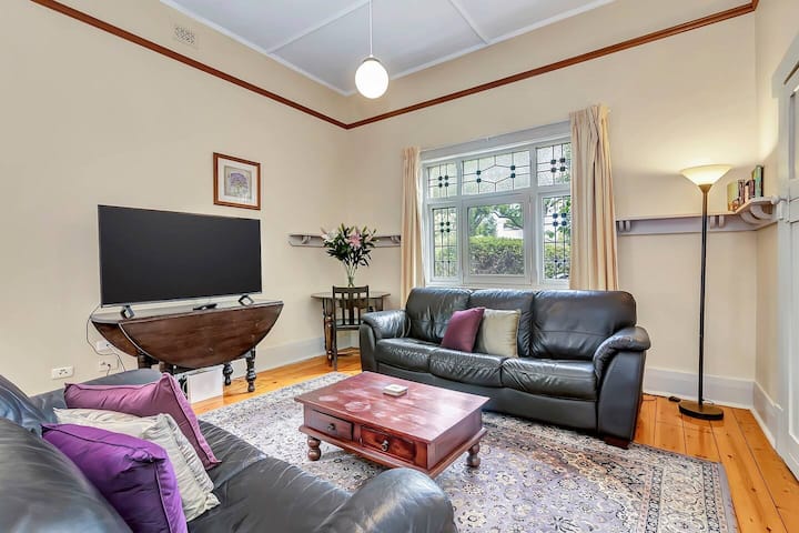 The Nook: Peaceful Toorak Gardens Retro Cottage - Crafers