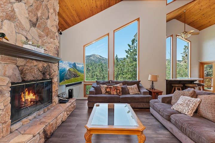 Yosemite Ridge By Destination Big Bear: Breathtaking Ski Slope Views In Upper Moonridge! Pet Friendly! Arcade Games! Foosball! - Big Bear Lake, CA