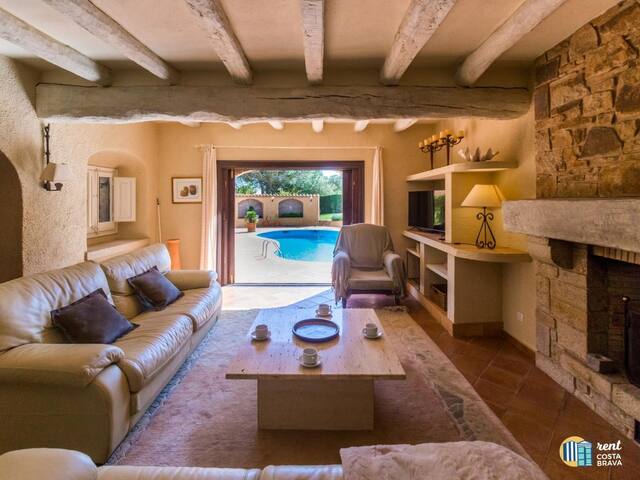 Villa Violeta by Rent Costa Brava gallery image 2