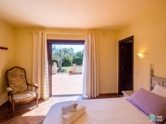 Villa Violeta by Rent Costa Brava gallery image 5