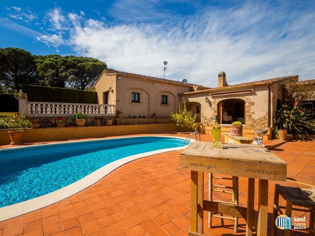 Villa Violeta by Rent Costa Brava
