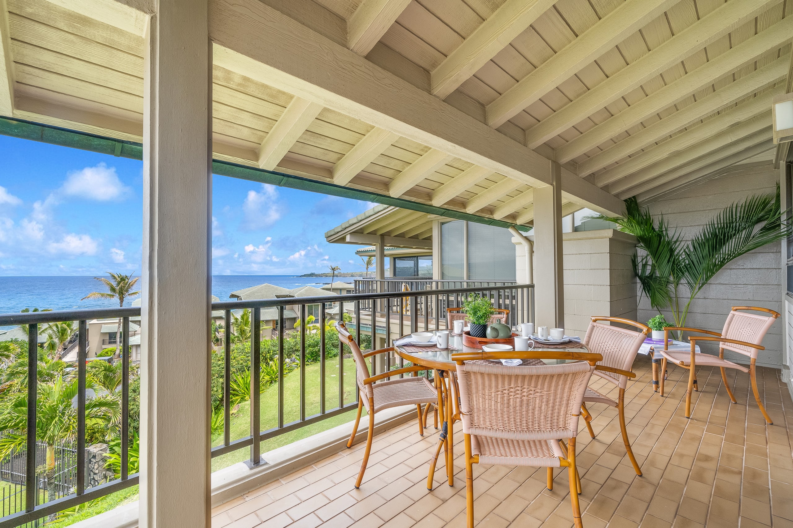 Condo in Lahaina · ★4.97 · 1 bedroom · 2 beds · 1 bath - Image 1