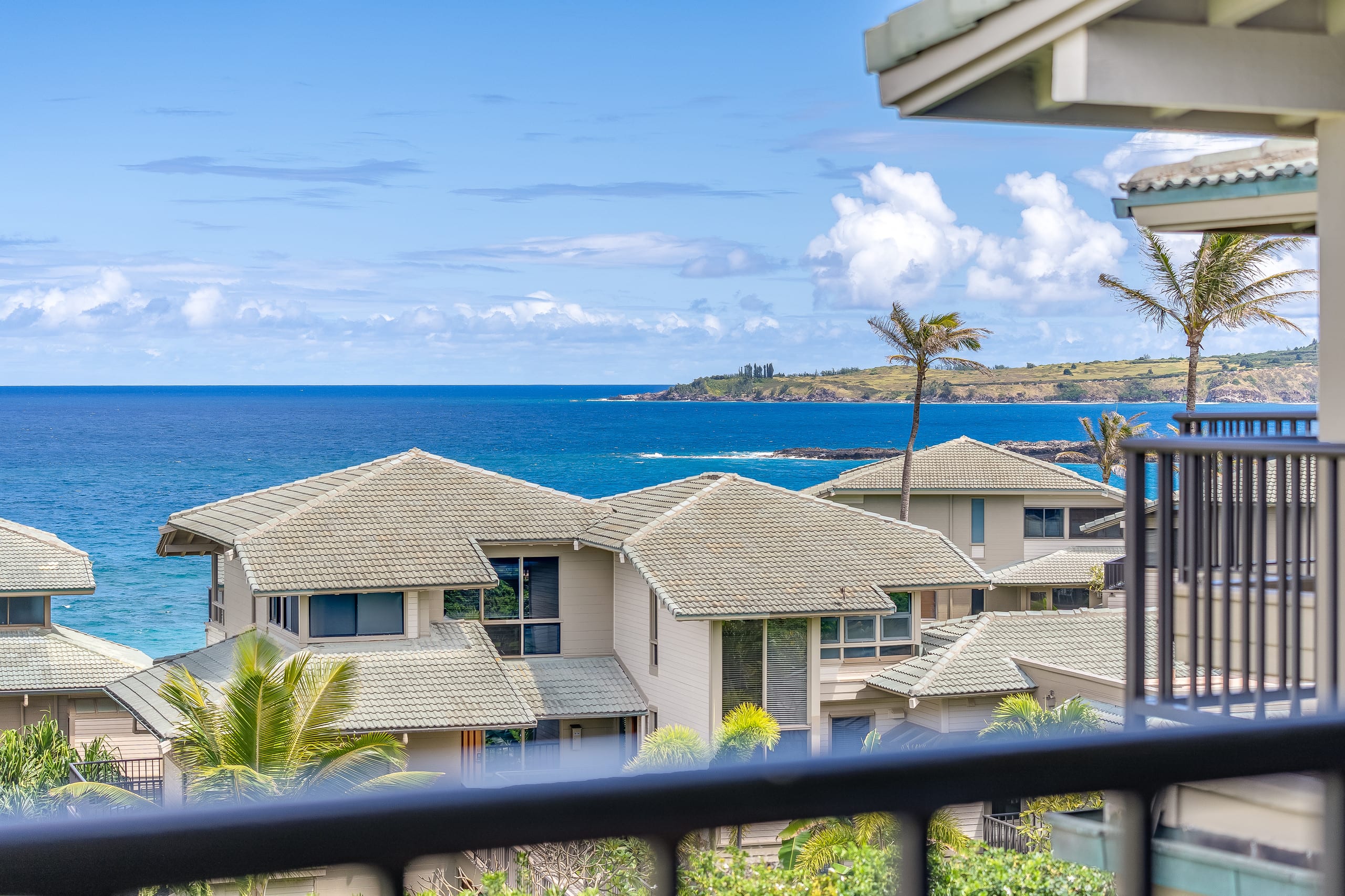 Condo in Lahaina · ★4.97 · 1 bedroom · 2 beds · 1 bath - Image 23