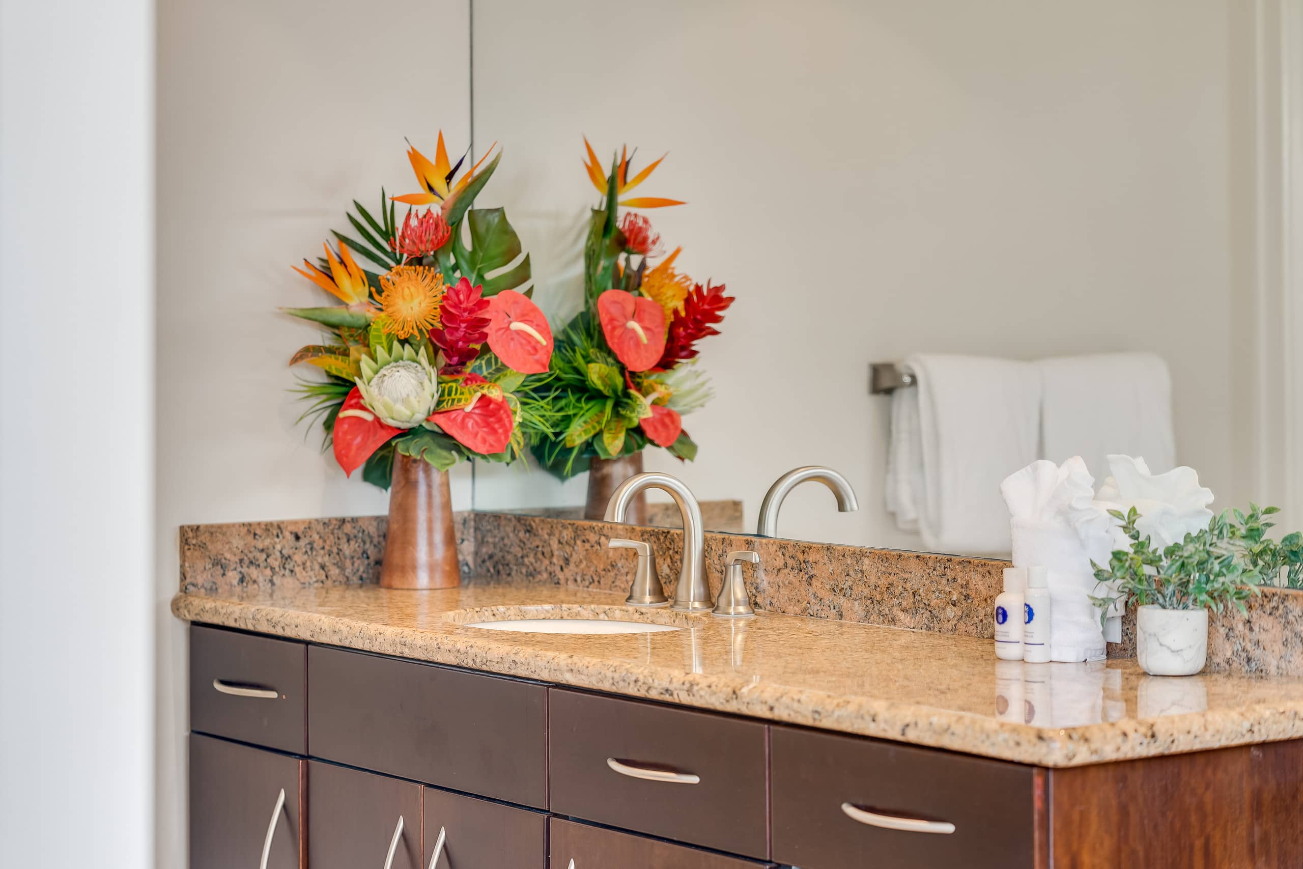 Condo in Lahaina · ★4.97 · 1 bedroom · 2 beds · 1 bath - Image 17