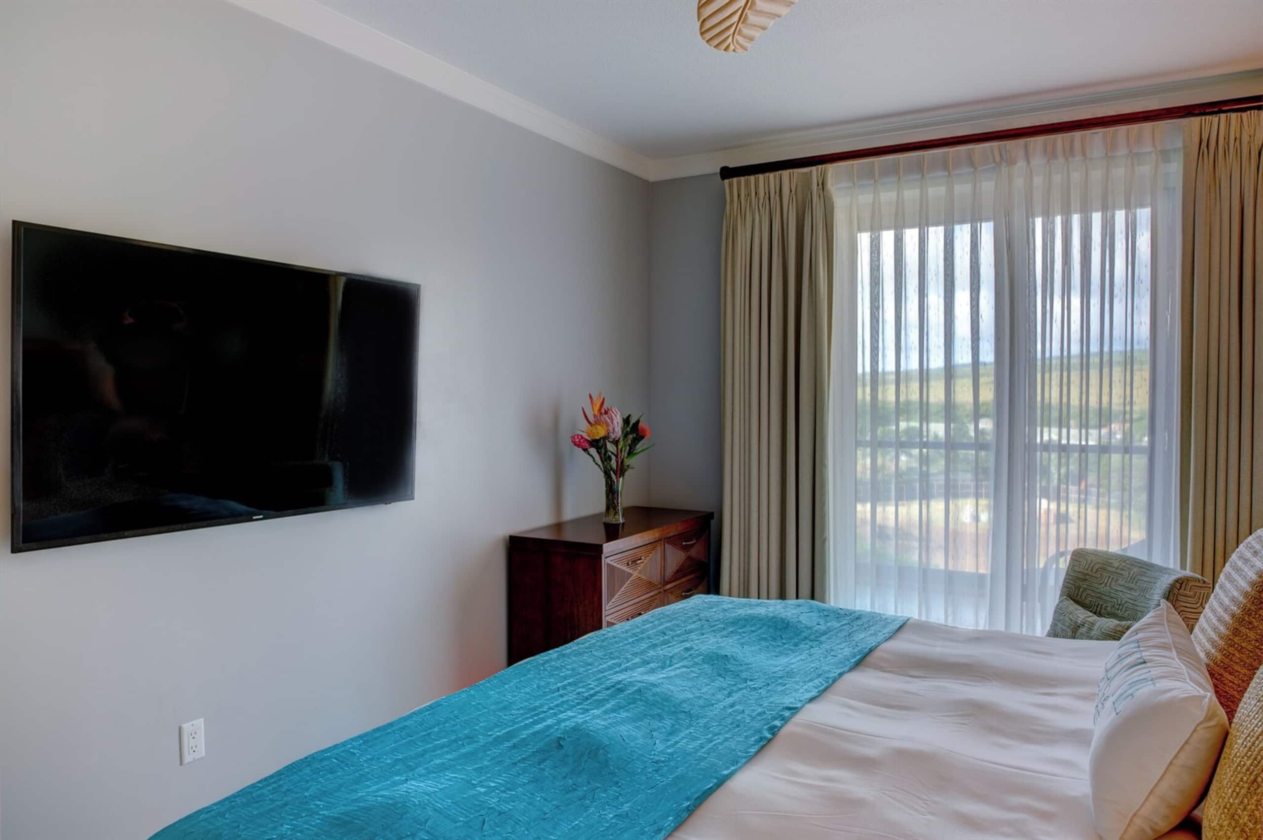 Condo in Lahaina · ★4.96 · 1 bedroom · 2 beds · 1 bath - Image 24