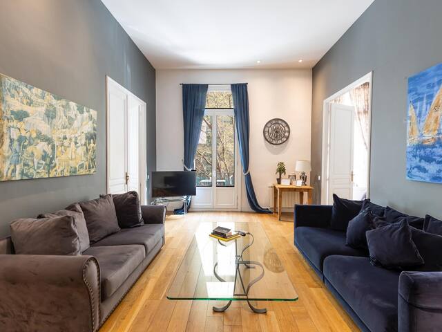 Deluxe two bedrooms apartment gallery image 2