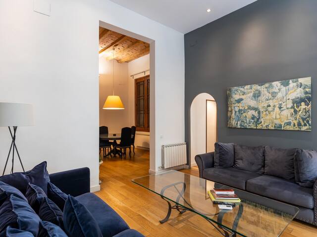 Deluxe two bedrooms apartment gallery image 5