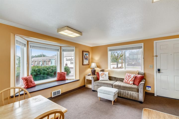 Sandcastle Inn #601 - Cannon Beach, OR