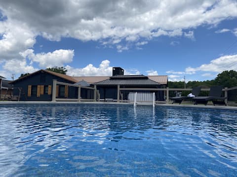 Relax In Ohiopyle, Pool, HotTub, Gameroom, Firepit