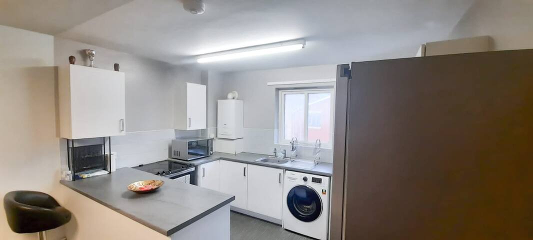 Entired Apartment near Manchester City Centre, M15 gallery image 5