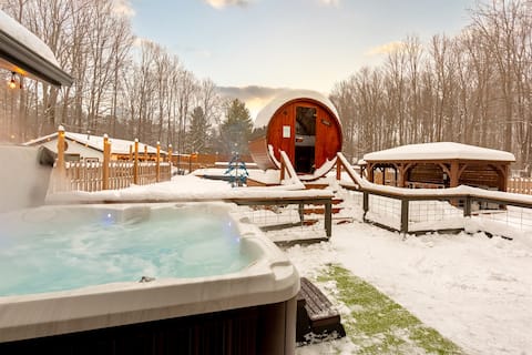Lake Ann Lodge Large Family Spa Retreat | TC, MI