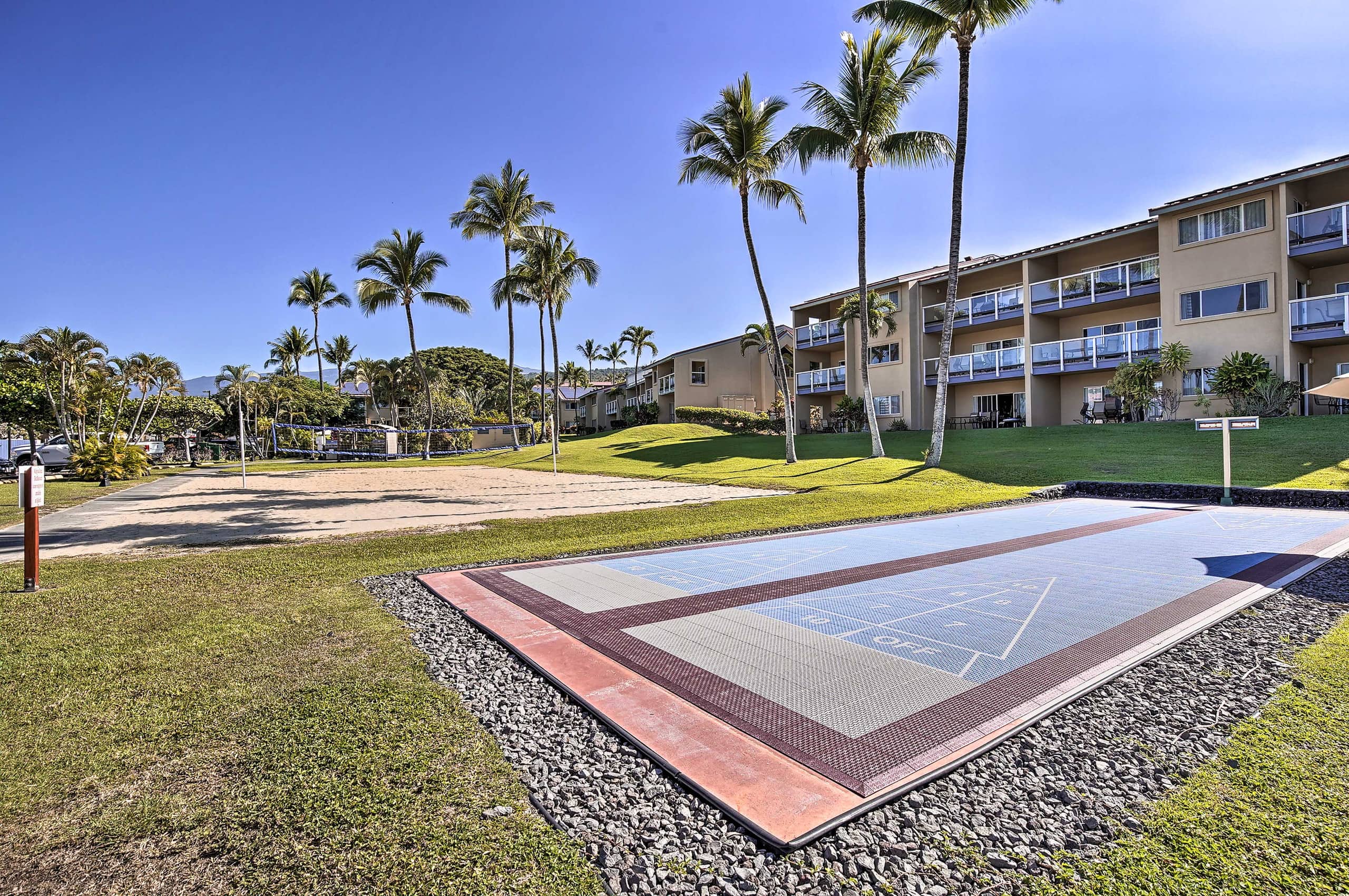 Condo in Kailua-Kona · ★4.95 · 1 bedroom · 2 beds · 2 baths - Image 2