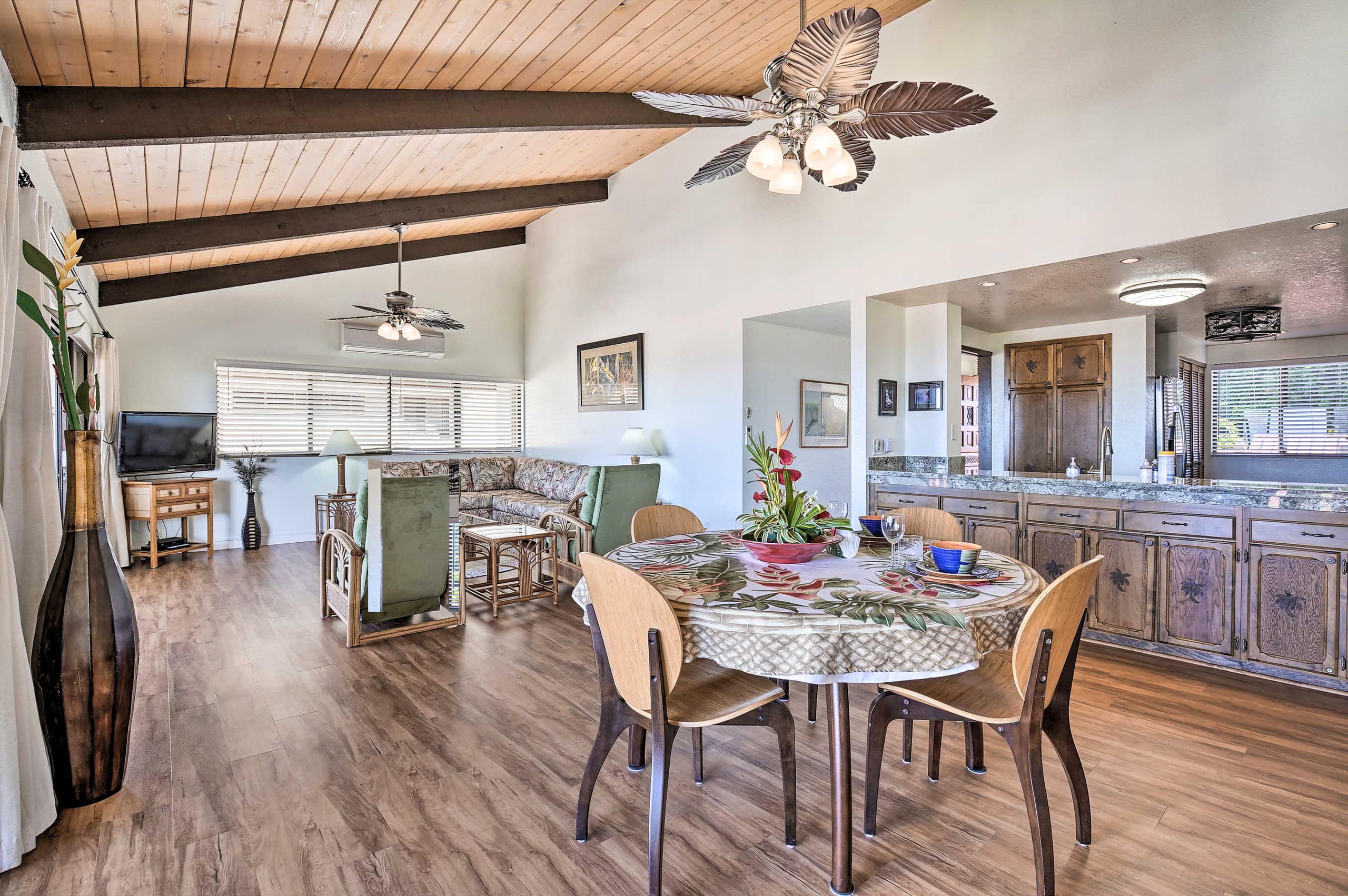 Condo in Kailua-Kona · ★4.95 · 1 bedroom · 2 beds · 2 baths - Image 8