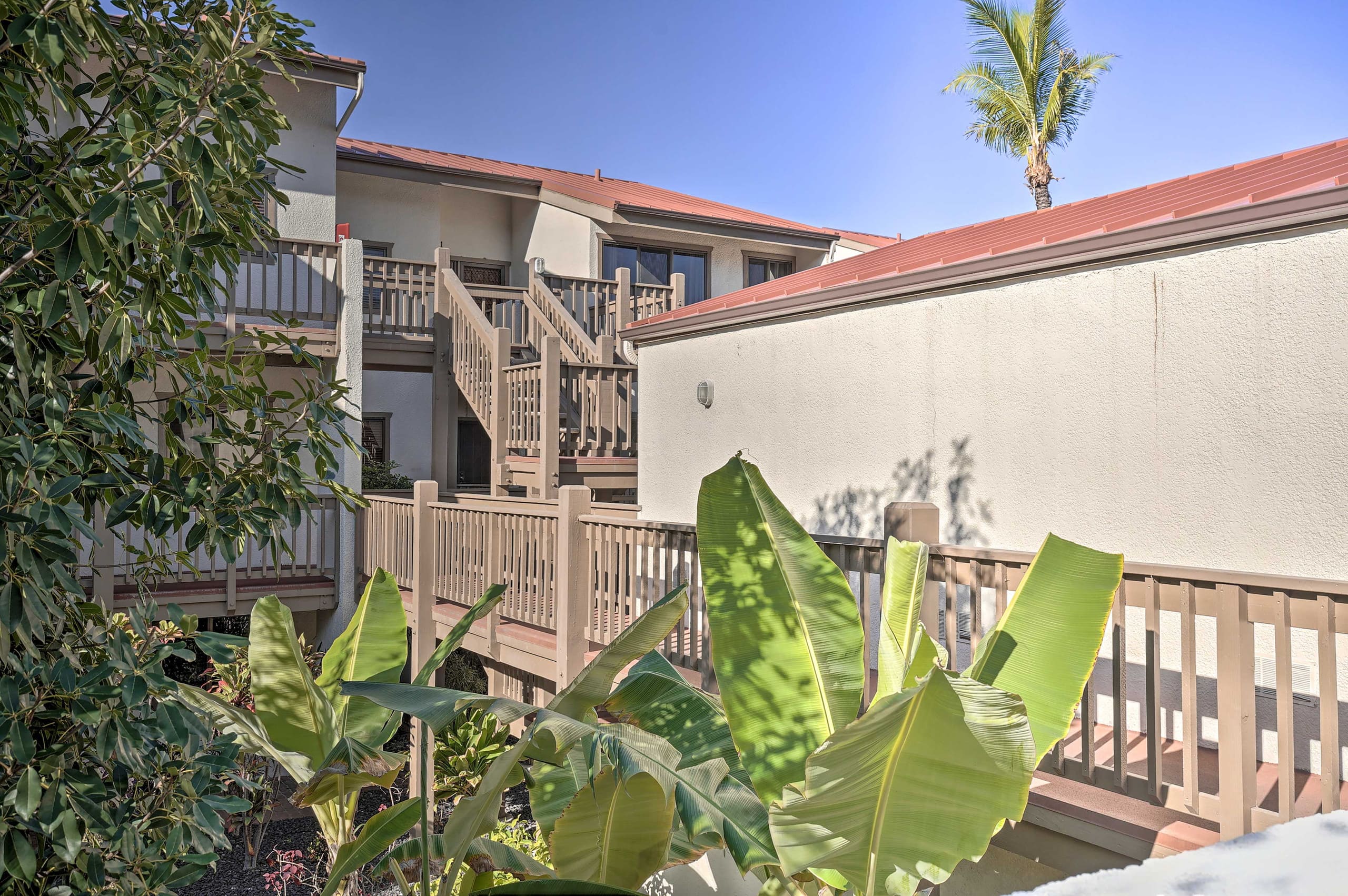 Condo in Kailua-Kona · ★4.95 · 1 bedroom · 2 beds · 2 baths - Image 24