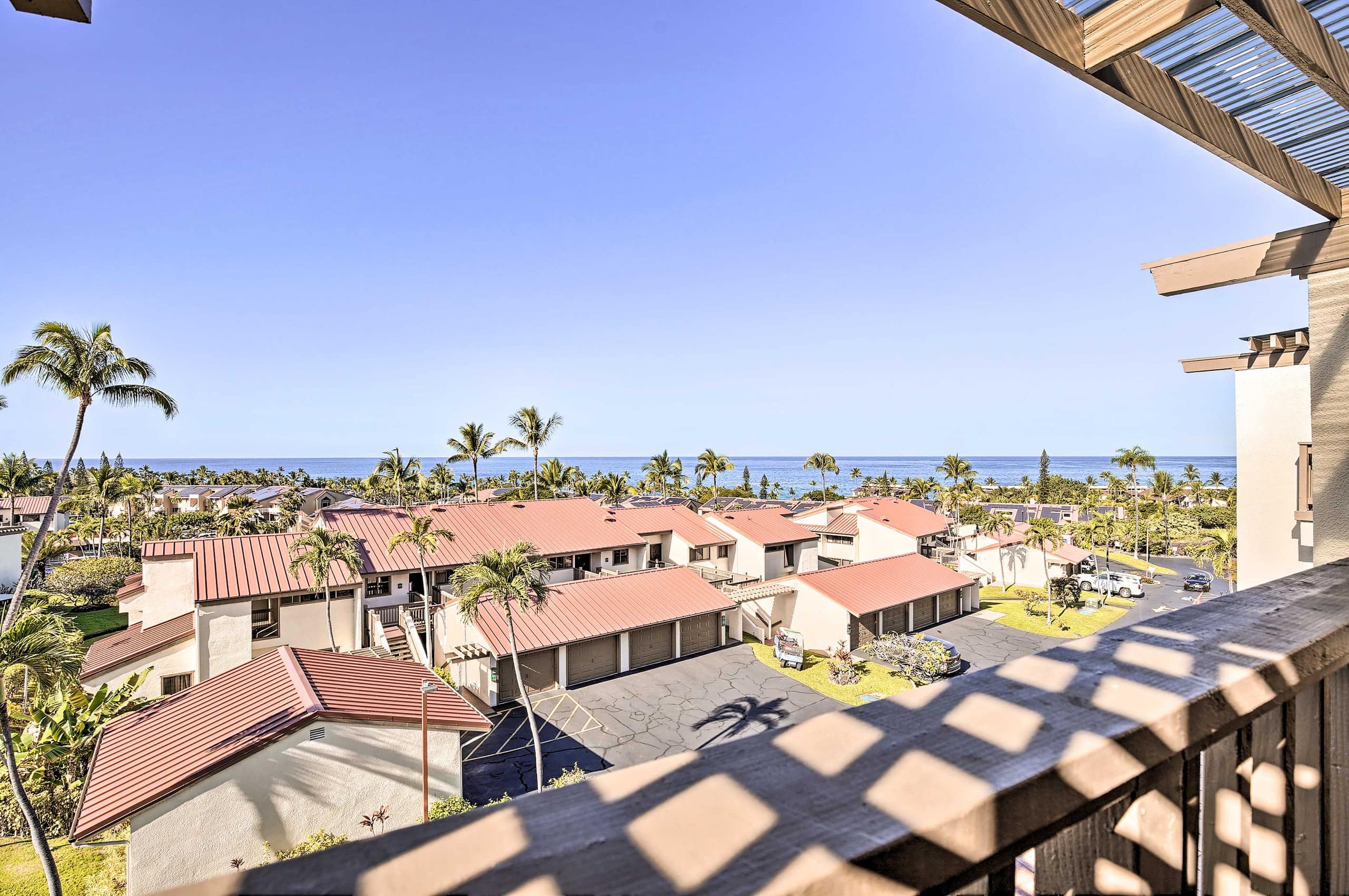 Condo in Kailua-Kona · ★4.95 · 1 bedroom · 2 beds · 2 baths - Image 23