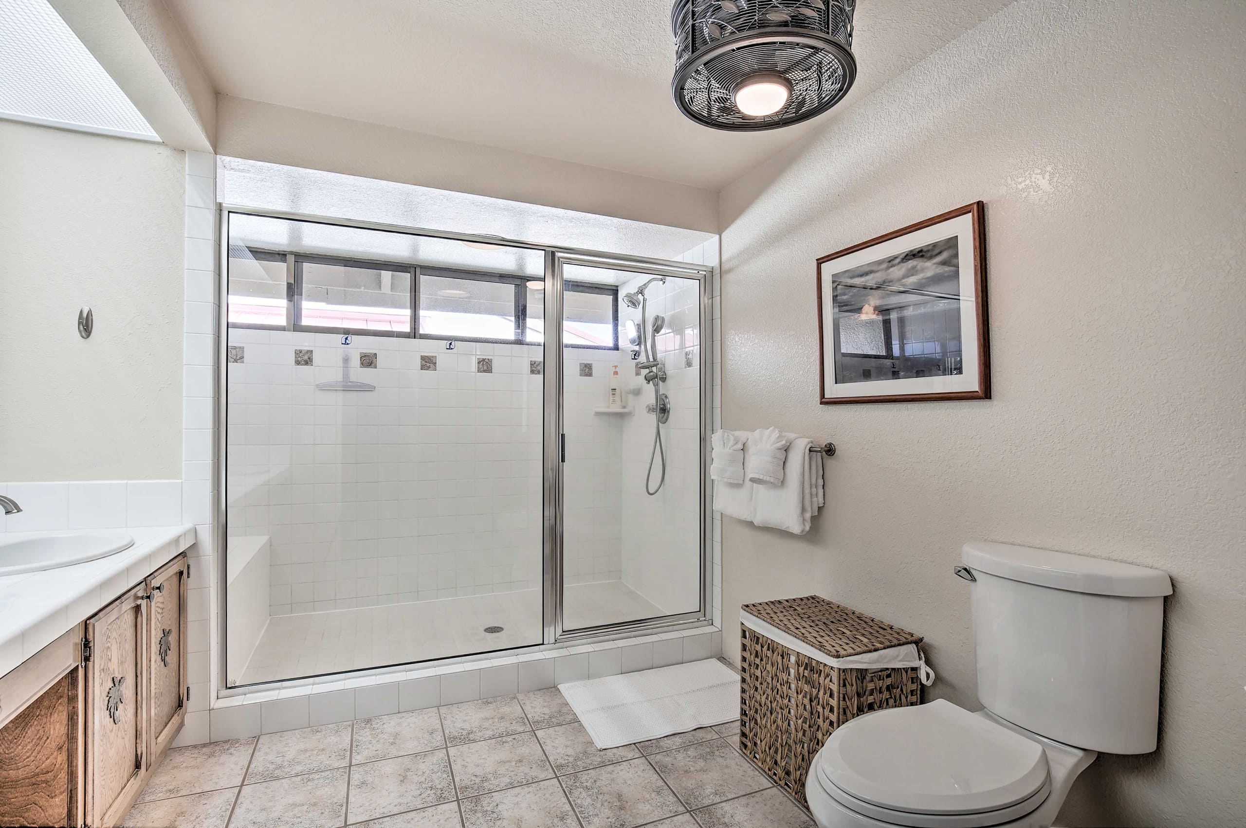 Condo in Kailua-Kona · ★4.95 · 1 bedroom · 2 beds · 2 baths - Image 16