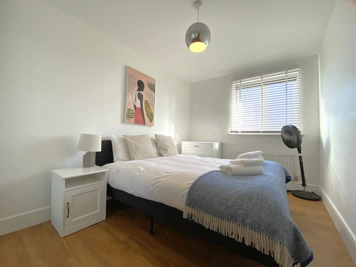 Maidenhead Gorgeous Three Bedroom Apartment - Marlow, UK