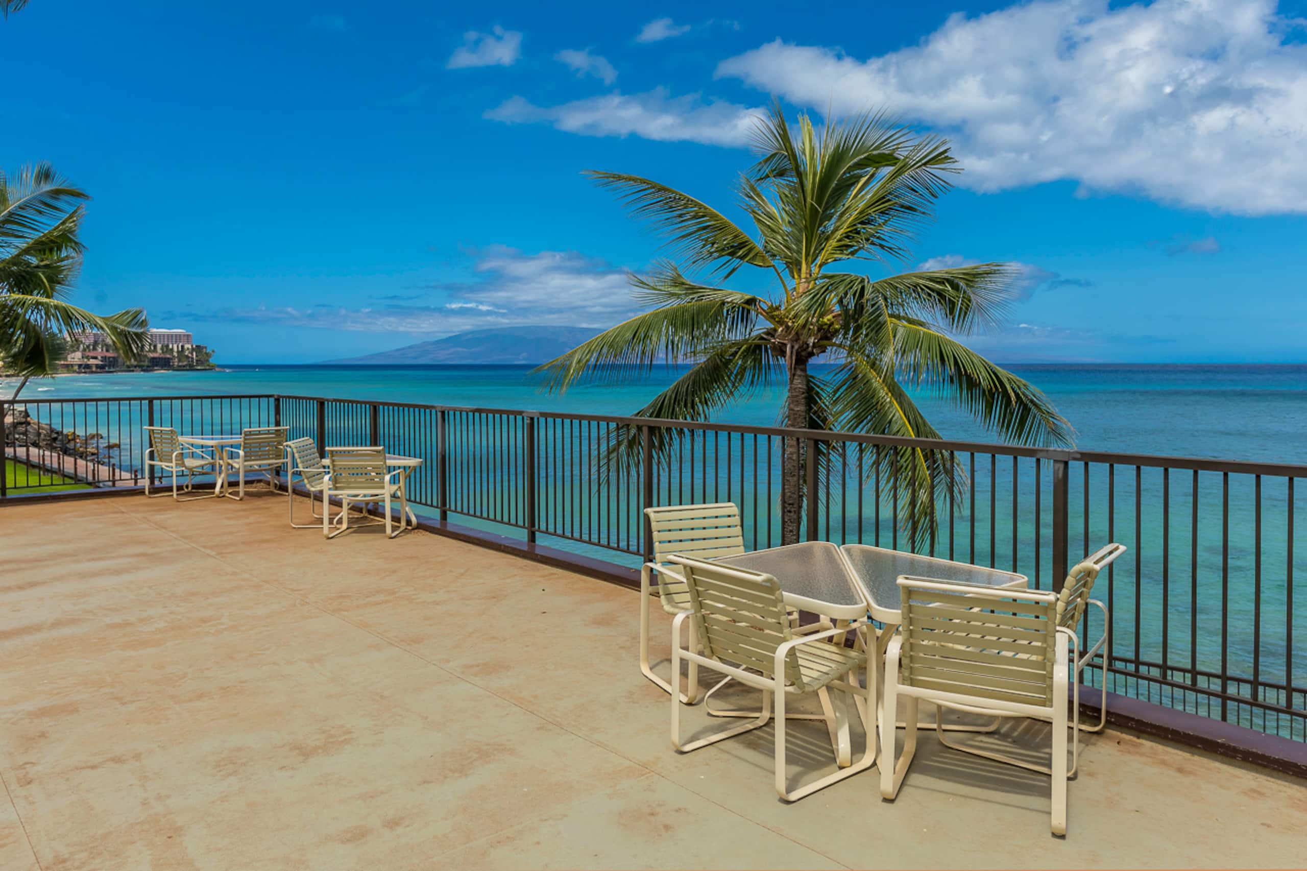Condo in Lahaina · ★4.65 · 1 bedroom · 2 beds · 1 shared bath - Image 31