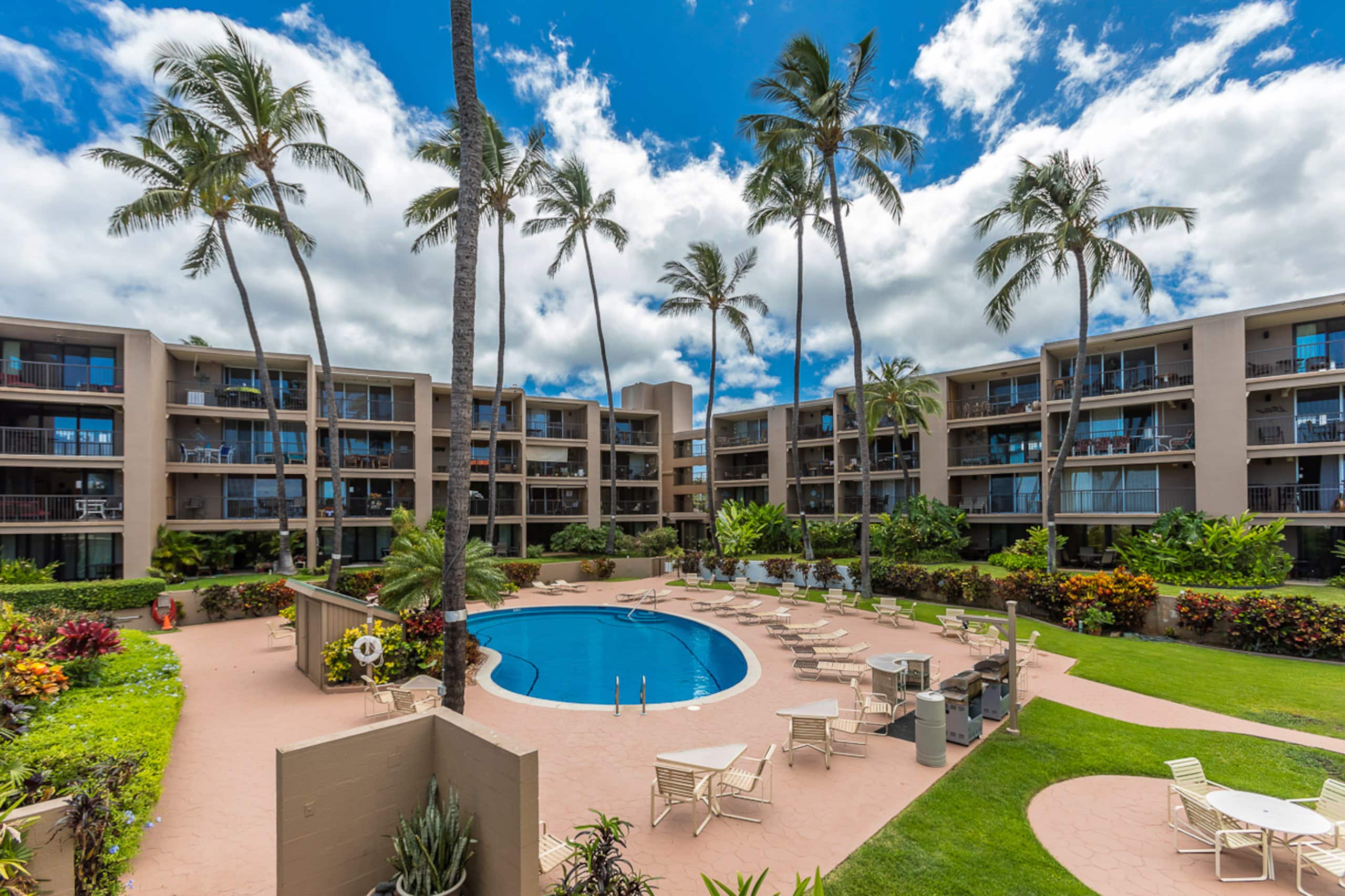 Condo in Lahaina · ★4.65 · 1 bedroom · 2 beds · 1 shared bath - Image 27