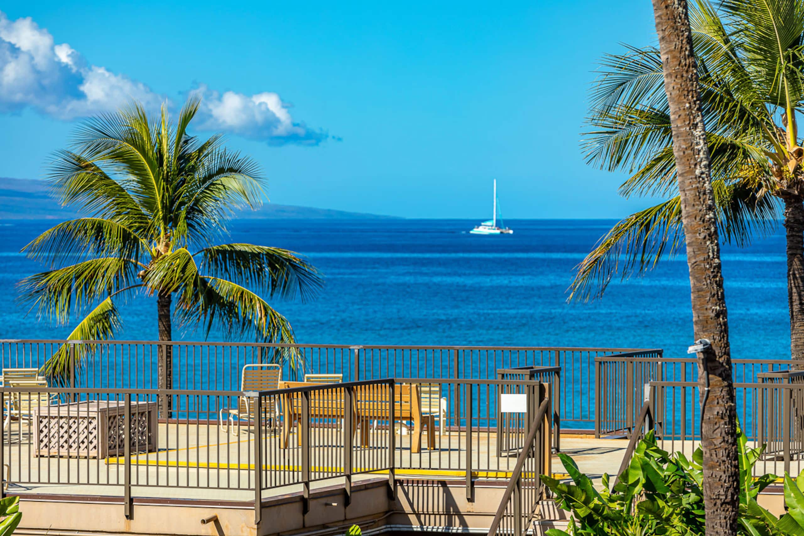 Condo in Lahaina · ★4.65 · 1 bedroom · 2 beds · 1 shared bath - Image 32