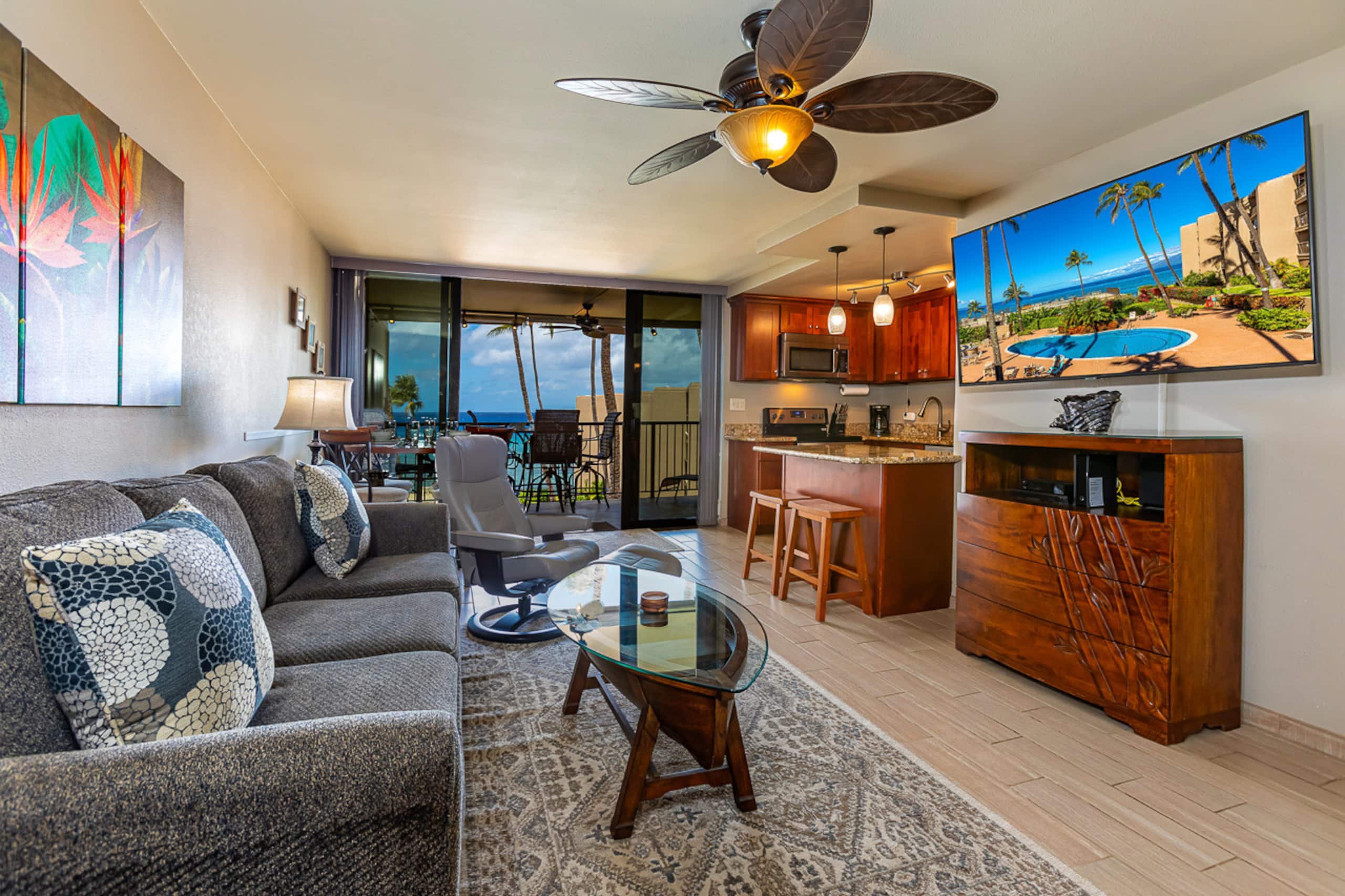 Condo in Lahaina · ★4.65 · 1 bedroom · 2 beds · 1 shared bath - Image 2