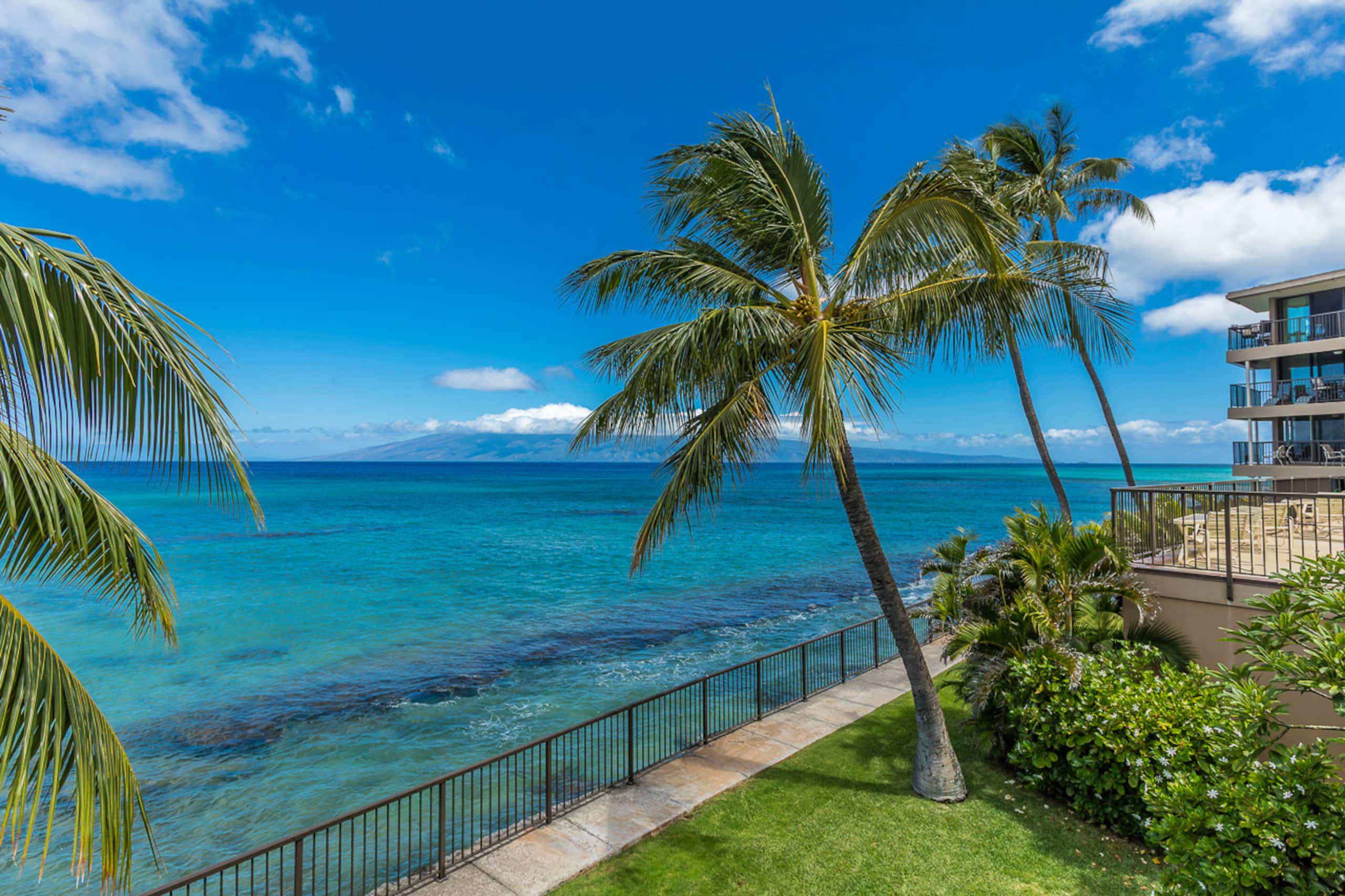 Condo in Lahaina · ★4.65 · 1 bedroom · 2 beds · 1 shared bath - Image 46