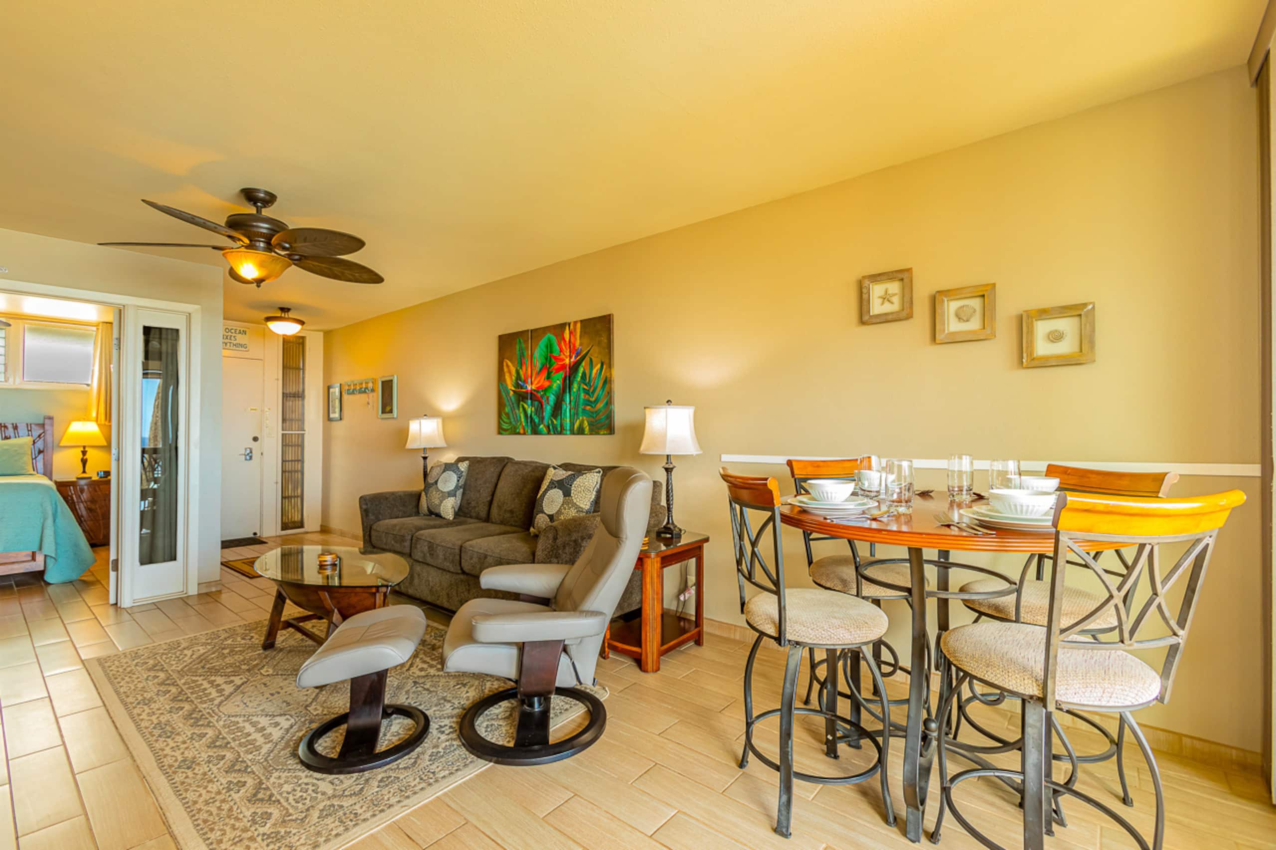 Condo in Lahaina · ★4.65 · 1 bedroom · 2 beds · 1 shared bath - Image 12