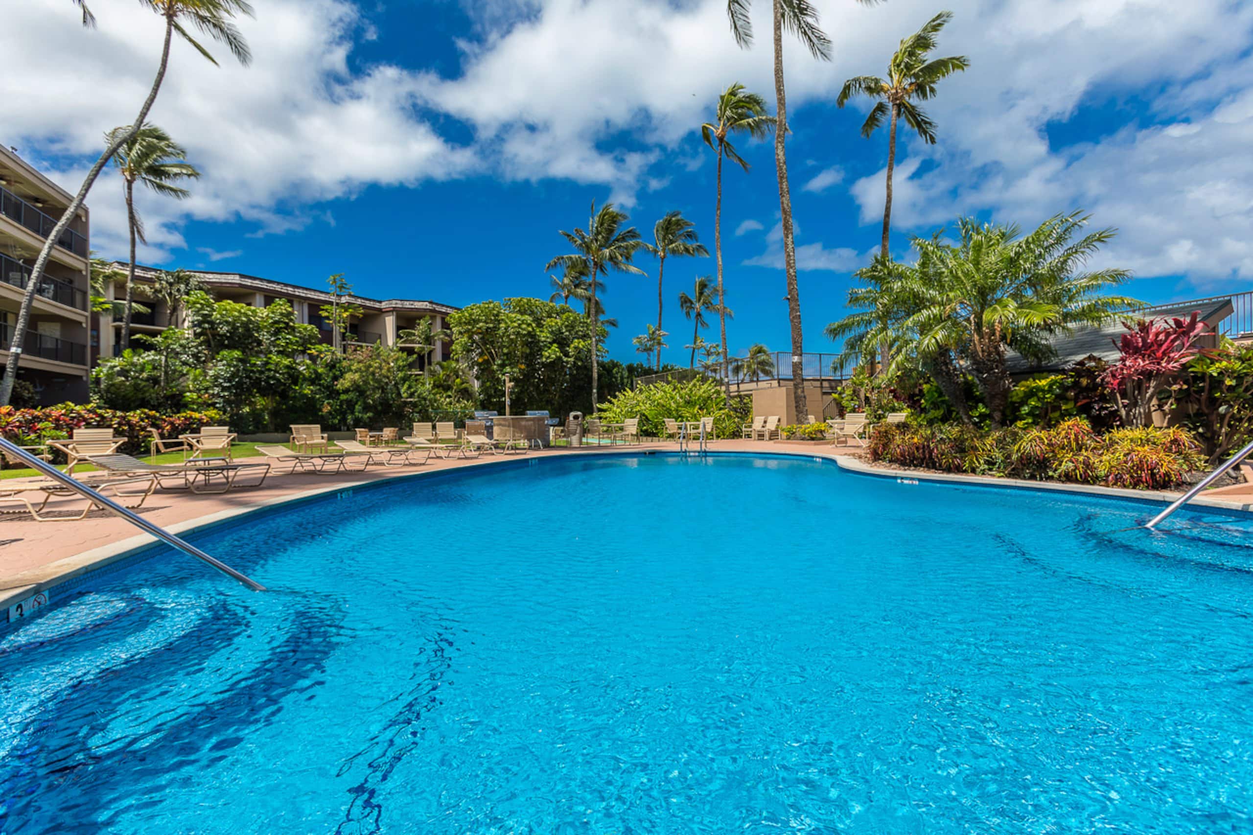 Condo in Lahaina · ★4.65 · 1 bedroom · 2 beds · 1 shared bath - Image 26
