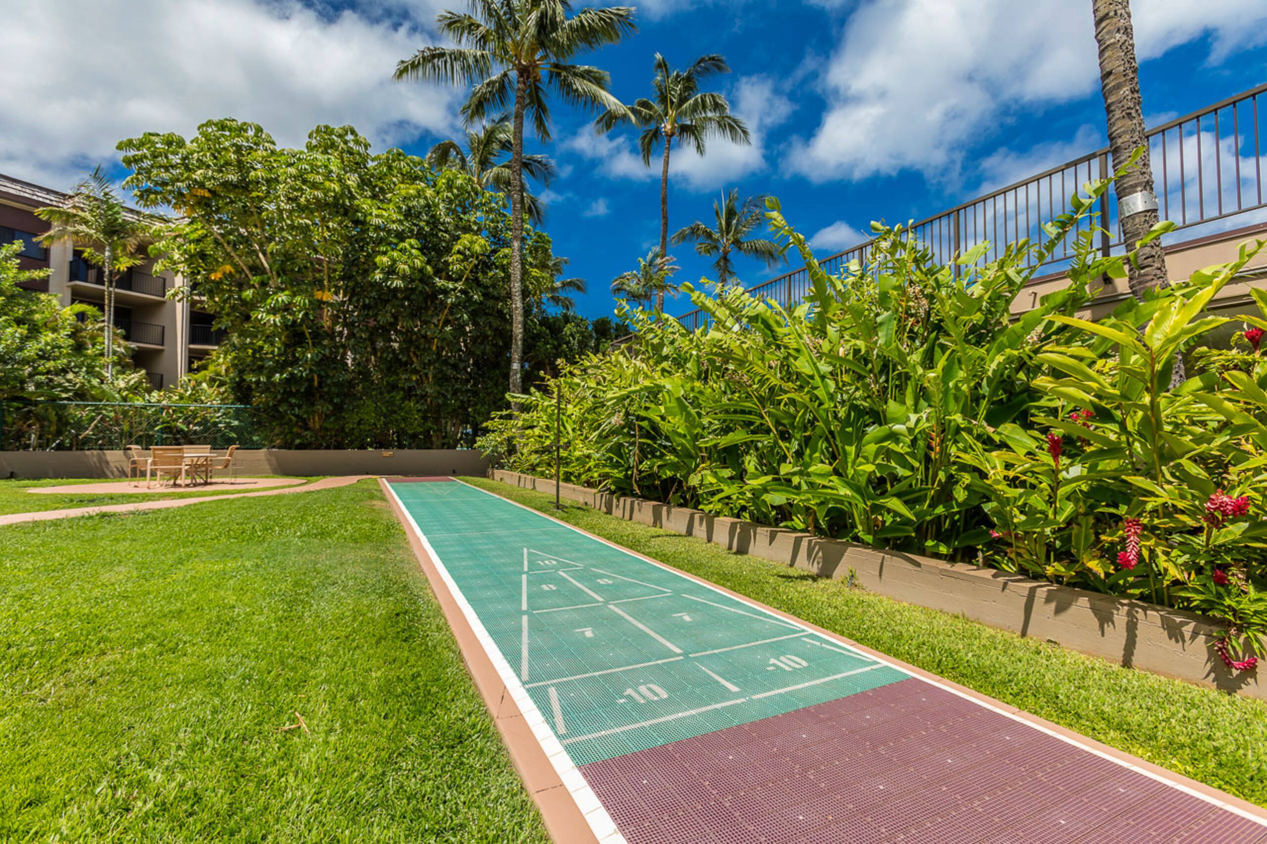 Condo in Lahaina · ★4.65 · 1 bedroom · 2 beds · 1 shared bath - Image 35