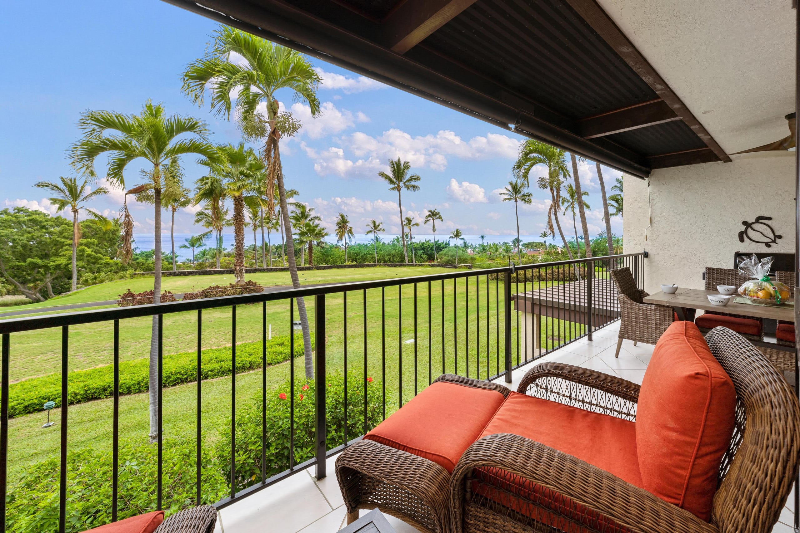 Condo in Kailua-Kona · ★4.59 · 2 bedrooms · 3 beds · 2 shared baths - Image 18