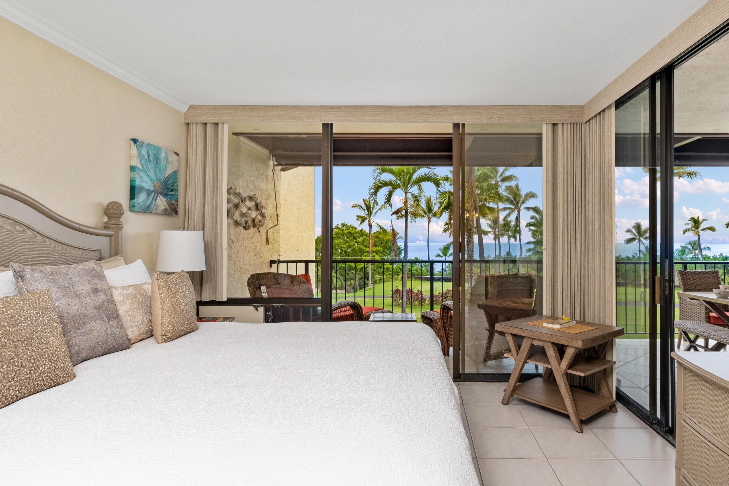 Condo in Kailua-Kona · ★4.59 · 2 bedrooms · 3 beds · 2 shared baths - Image 8