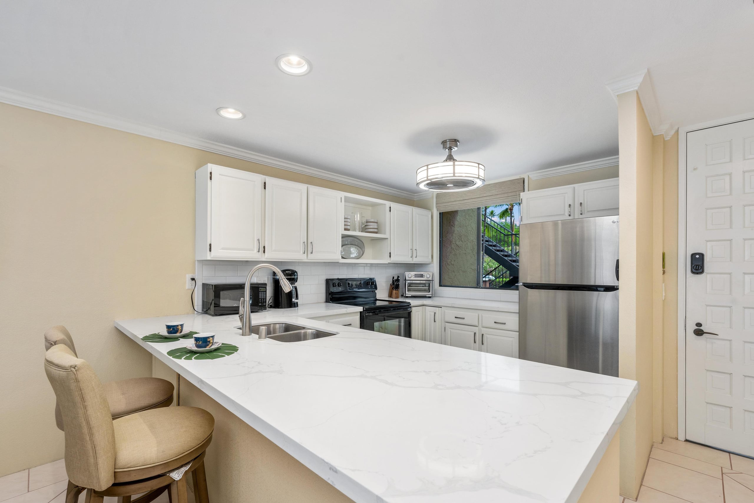 Condo in Kailua-Kona · ★4.59 · 2 bedrooms · 3 beds · 2 shared baths - Image 23