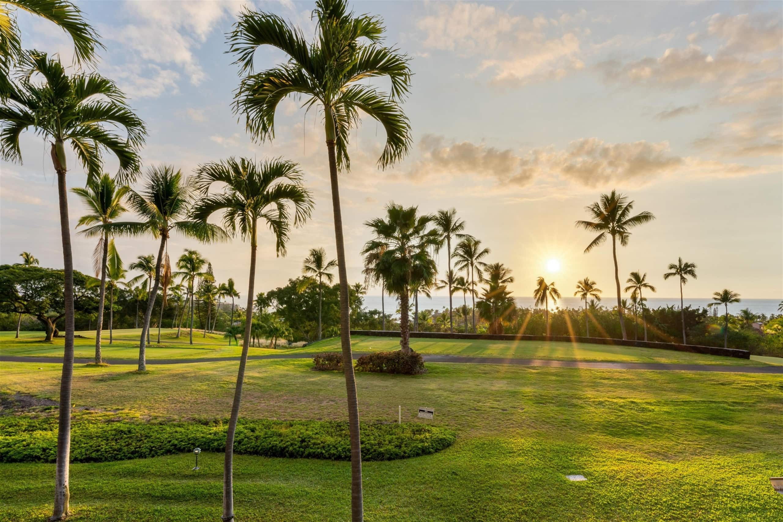 Condo in Kailua-Kona · ★4.59 · 2 bedrooms · 3 beds · 2 shared baths - Image 28