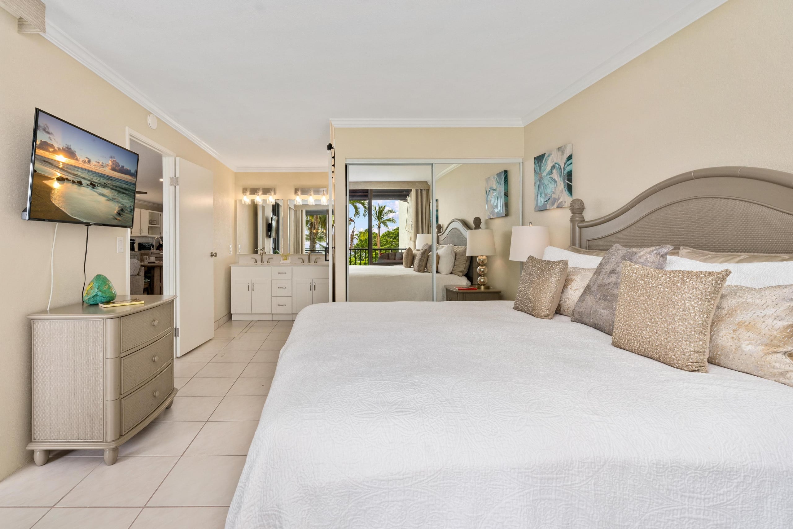 Condo in Kailua-Kona · ★4.59 · 2 bedrooms · 3 beds · 2 shared baths - Image 9
