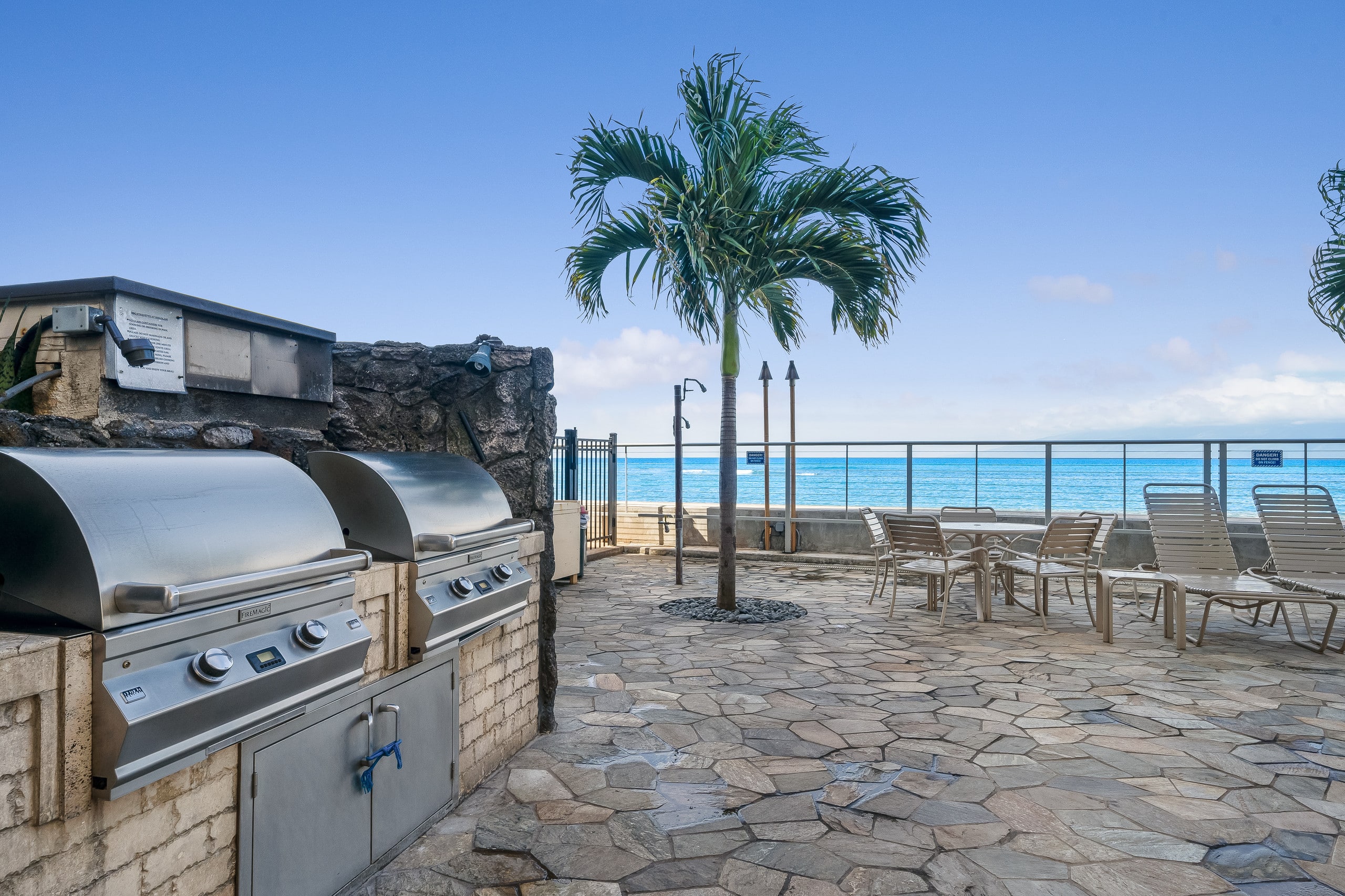 Condo in Lahaina · ★4.27 · 1 bedroom · 2 beds · 2 baths - Image 23