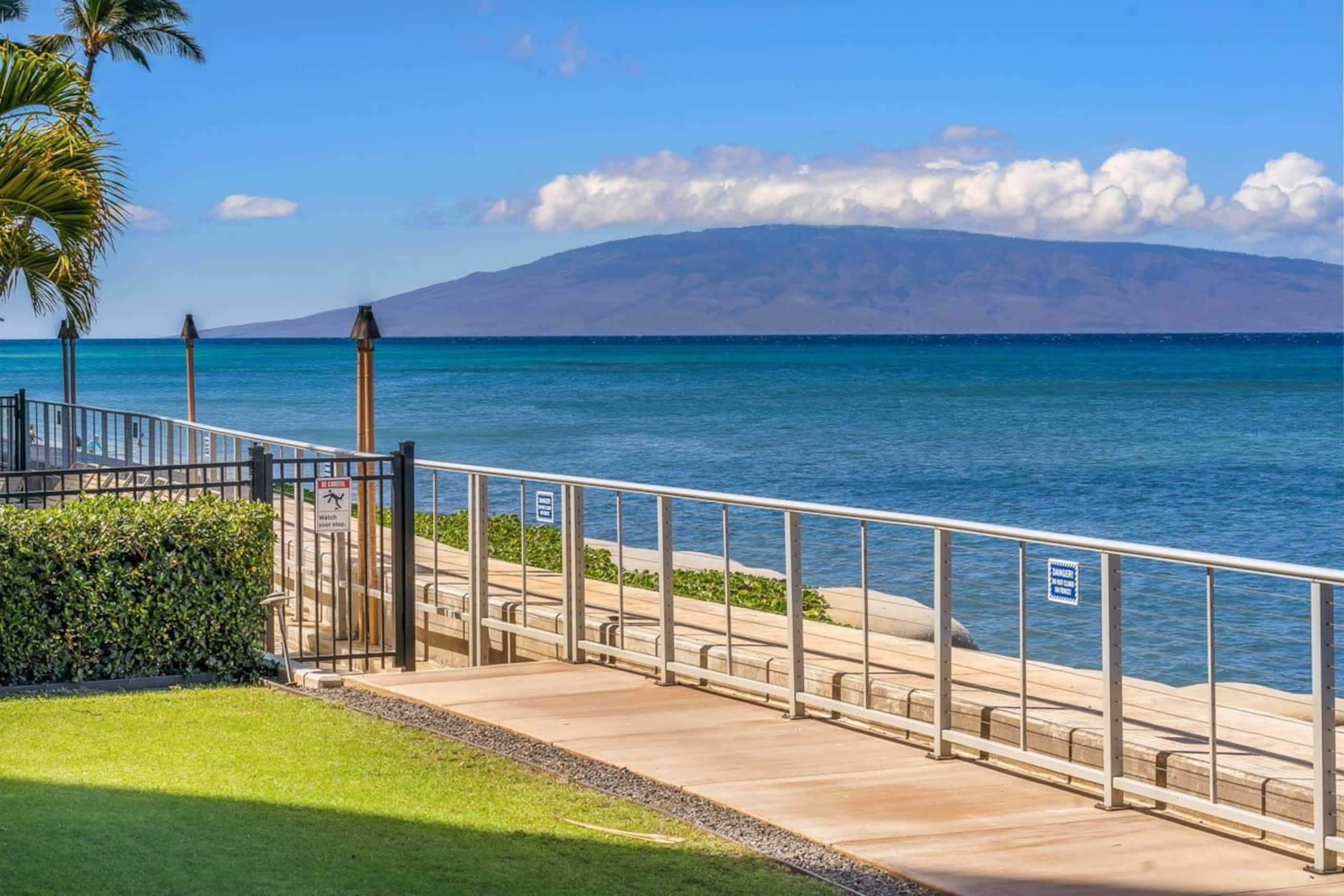 Condo in Lahaina · ★4.27 · 1 bedroom · 2 beds · 2 baths - Image 25
