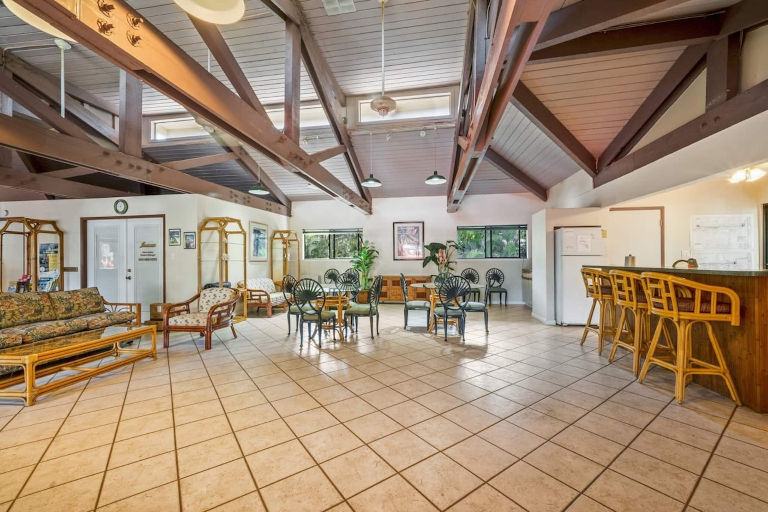 Condo in Lahaina · ★4.27 · 1 bedroom · 2 beds · 2 baths - Image 32