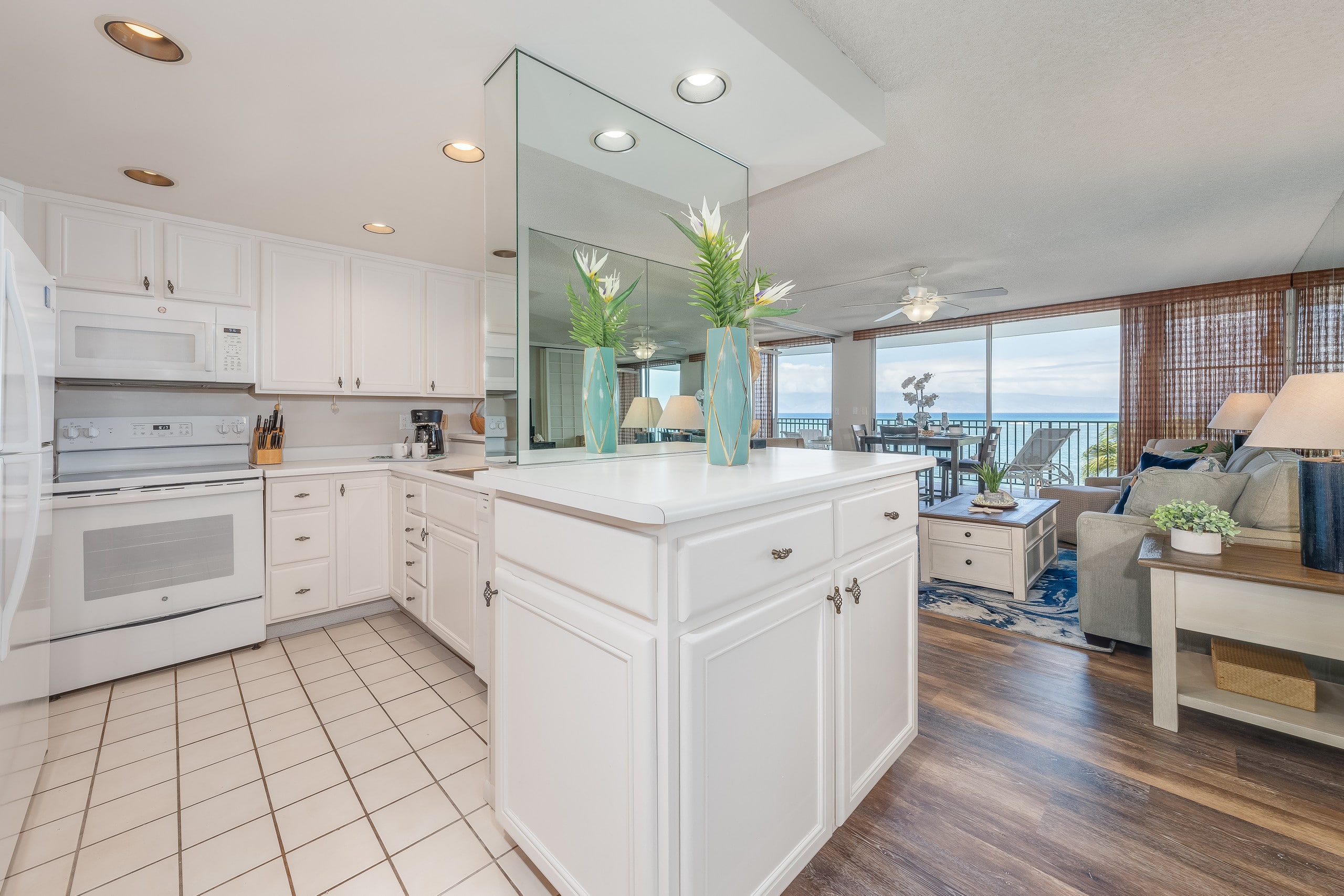 Condo in Lahaina · ★4.27 · 1 bedroom · 2 beds · 2 baths - Image 7